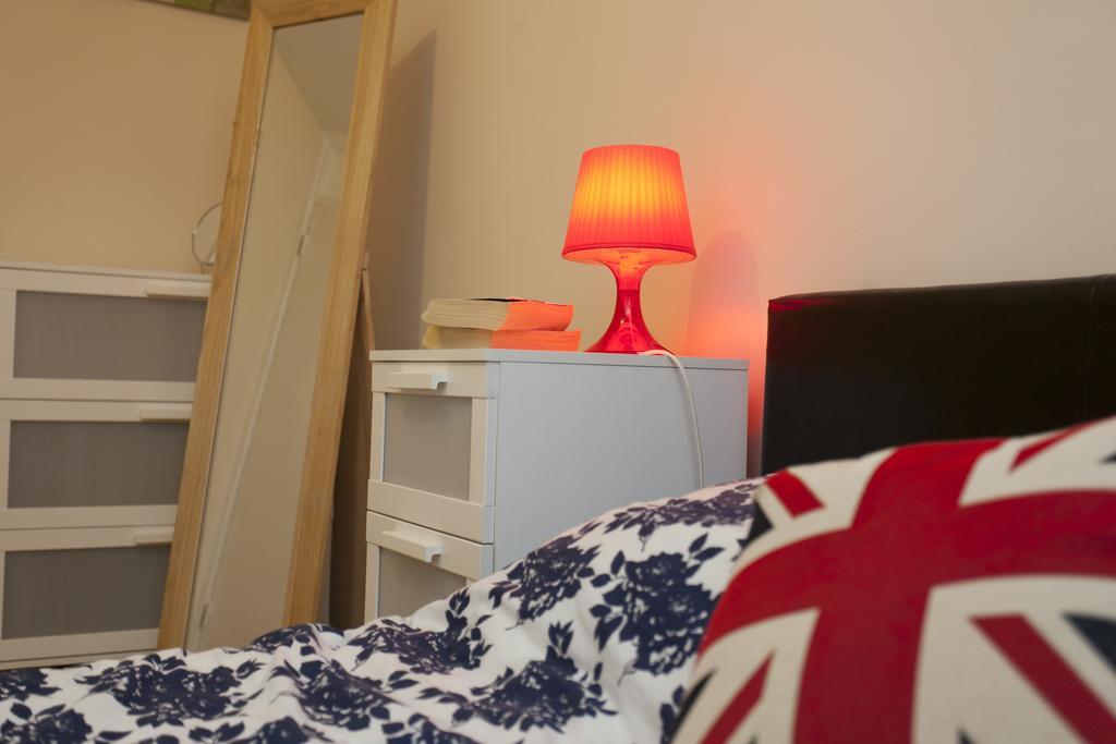 Victoria Centre Apartments In The Victoria Centre Shopping Centre - Nottingham City Centre - 24 Hour Access - Most Central Location, Kitchen - Sunday Check-Out 1Pm - Opposite Hilton By Restaurants & Shops - Outdoor Parking Cars Or Vans Five Pounds A Luaran gambar
