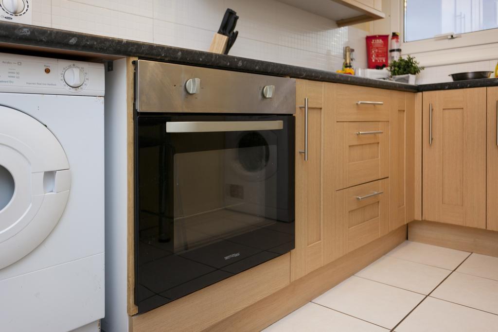 Victoria Centre Apartments In The Victoria Centre Shopping Centre - Nottingham City Centre - 24 Hour Access - Most Central Location, Kitchen - Sunday Check-Out 1Pm - Opposite Hilton By Restaurants & Shops - Outdoor Parking Cars Or Vans Five Pounds A Luaran gambar