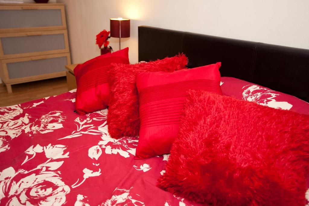Victoria Centre Apartments In The Victoria Centre Shopping Centre - Nottingham City Centre - 24 Hour Access - Most Central Location, Kitchen - Sunday Check-Out 1Pm - Opposite Hilton By Restaurants & Shops - Outdoor Parking Cars Or Vans Five Pounds A Bilik gambar